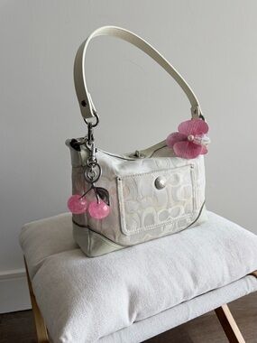 vintage  Coach Chelsea Turnlock Shoulder Bag